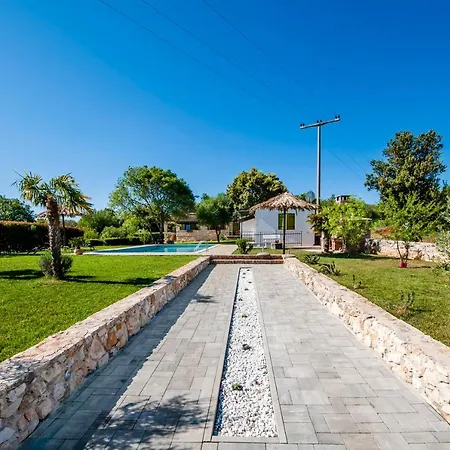Antica Villa *